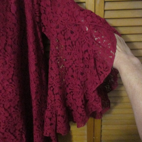 Forgotten Grace top cranberry/deep red feminine lacy with stretch size L - Picture 5 of 8